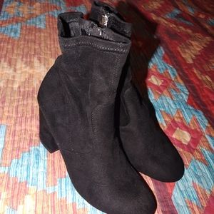 Big Buddah ankle suede booties size 7